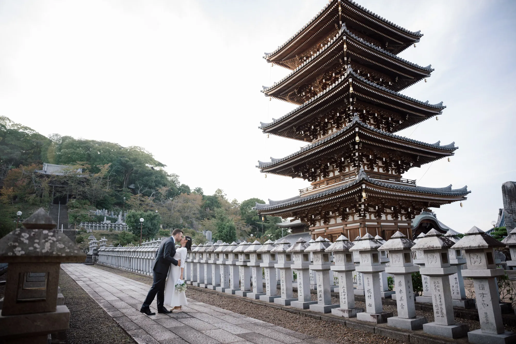 Western dress elopement Japan ceremony photography — Japan Serenity